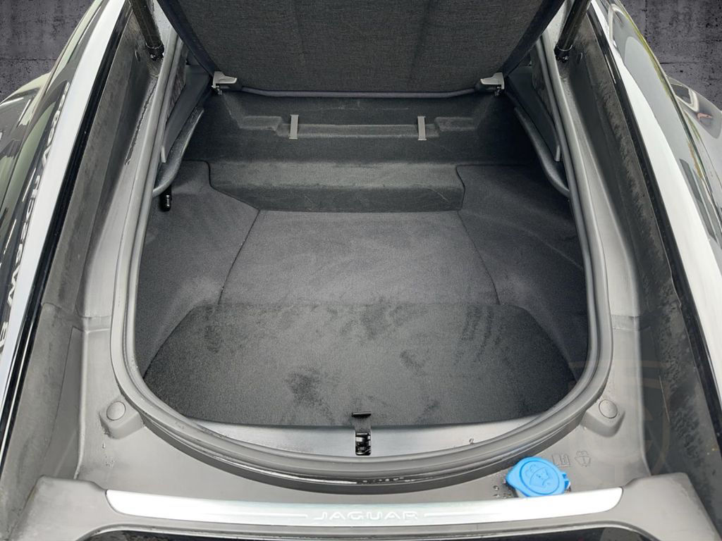 Jaguar F-Type P450 AWD R-Dynamic Black Panorama Navi Le