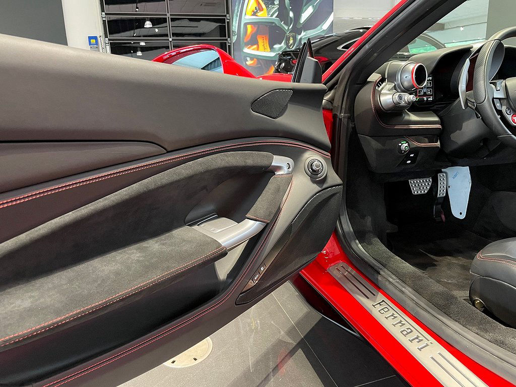 Ferrari F8 Spider 720 hk