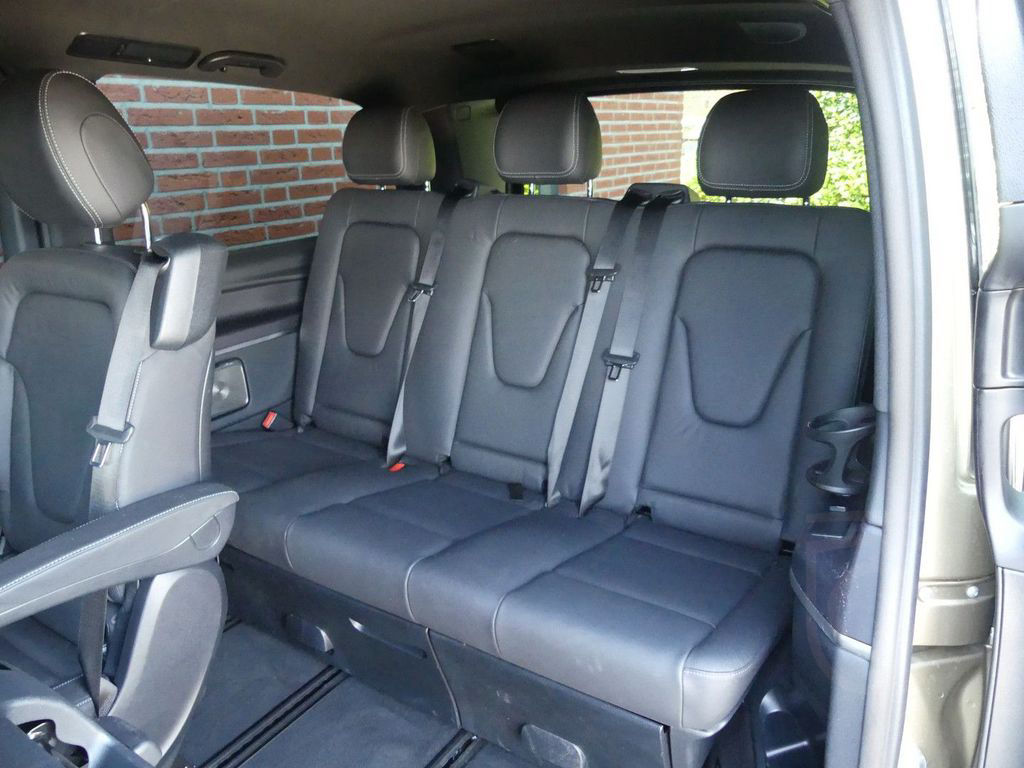 Mercedes-Benz EQV 300 L2 90 KWH AMG Line 7Persoons Leer/LED/Ca