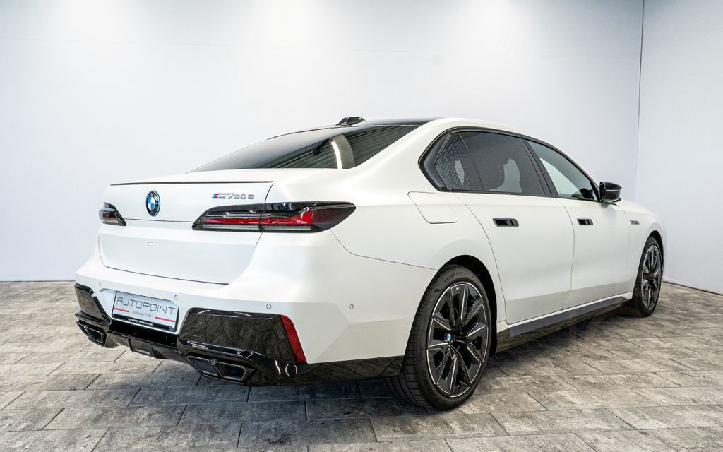 BMW M760 e xDrive °Full Option°