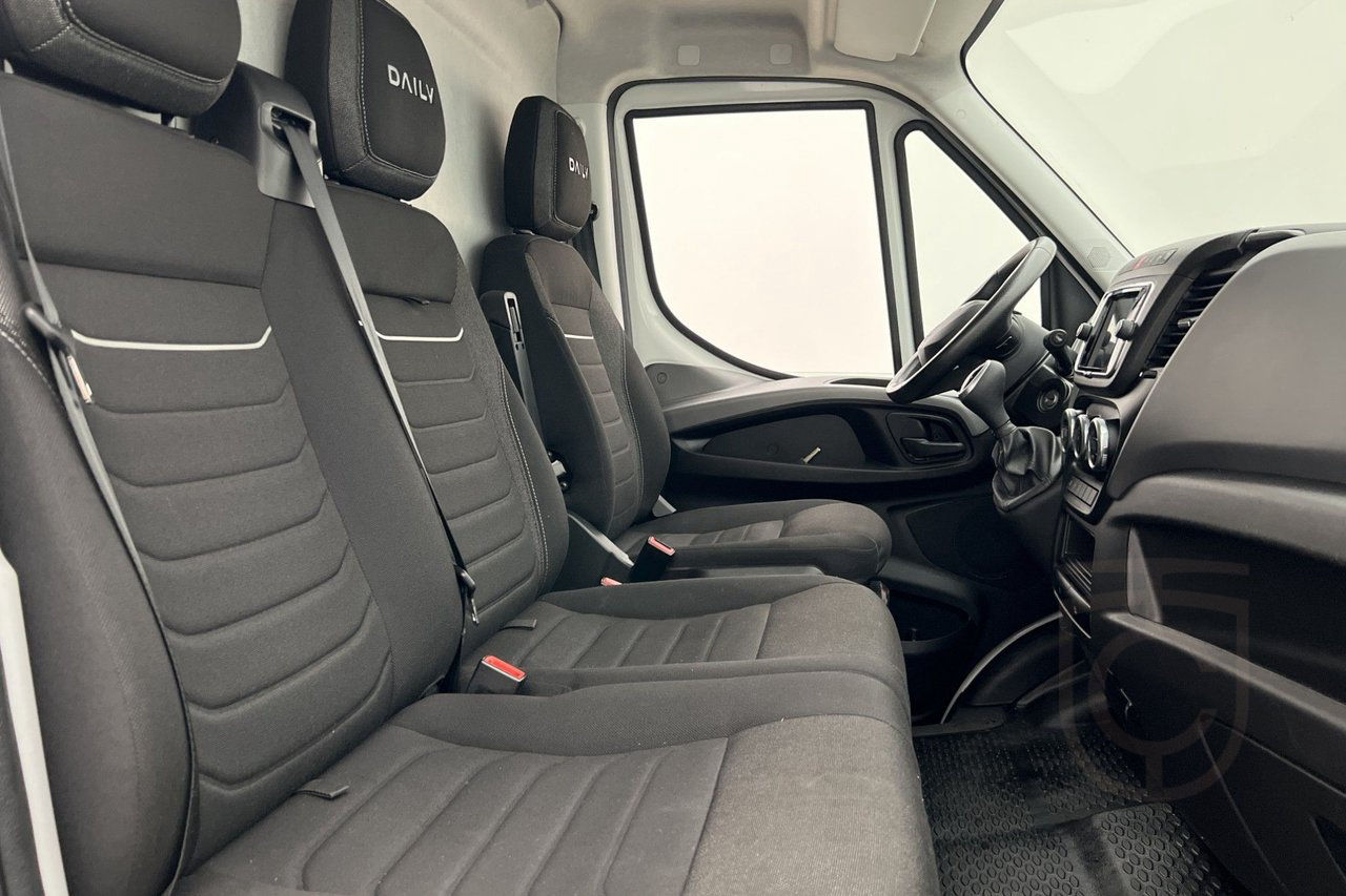 Iveco Daily 35-140 Van 2.3 JTD Hi-Matic 100kW 2023