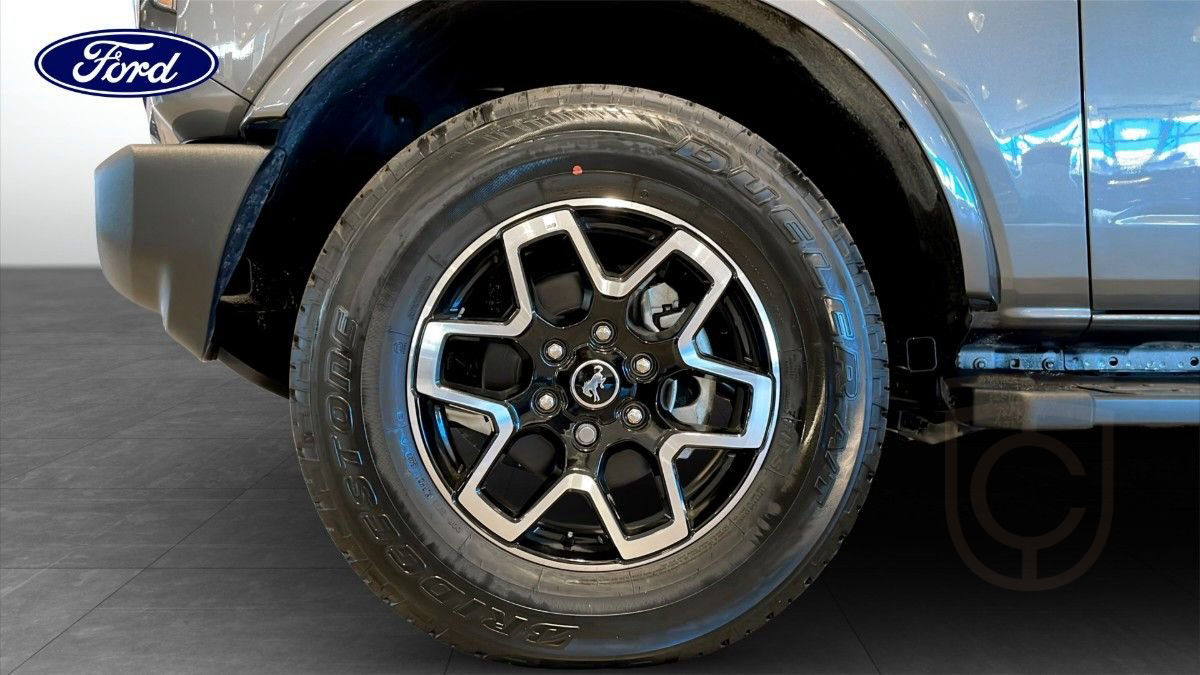 Ford Bronco Outer Banks 2.7L Bi-Turbo EcoBoost V6