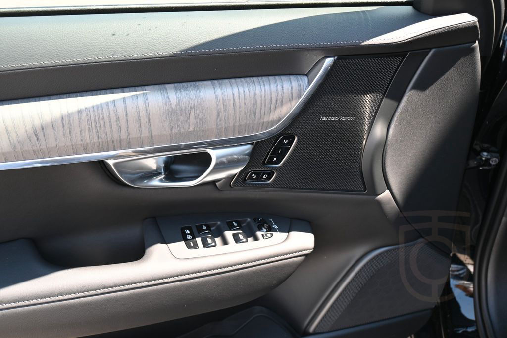 Volvo V90 B4 D AWD Cross Country Plus*Pano*STHZG*AHK