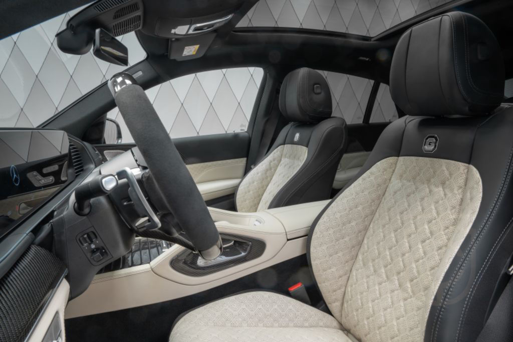 Mercedes-Benz GLE 63 AMG COUPE 2024 GCD 820 GREY/BEIGE CARBON