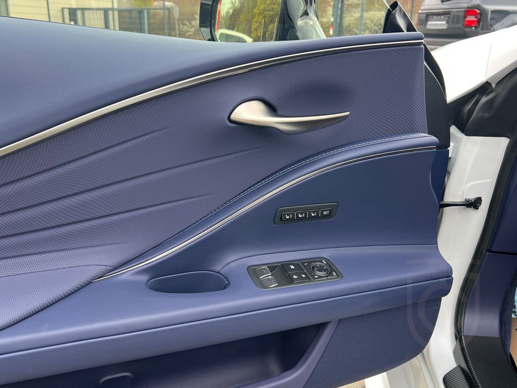 Lexus LC 500 Cabriolet Ultimate Edition Nr.99 VOLL