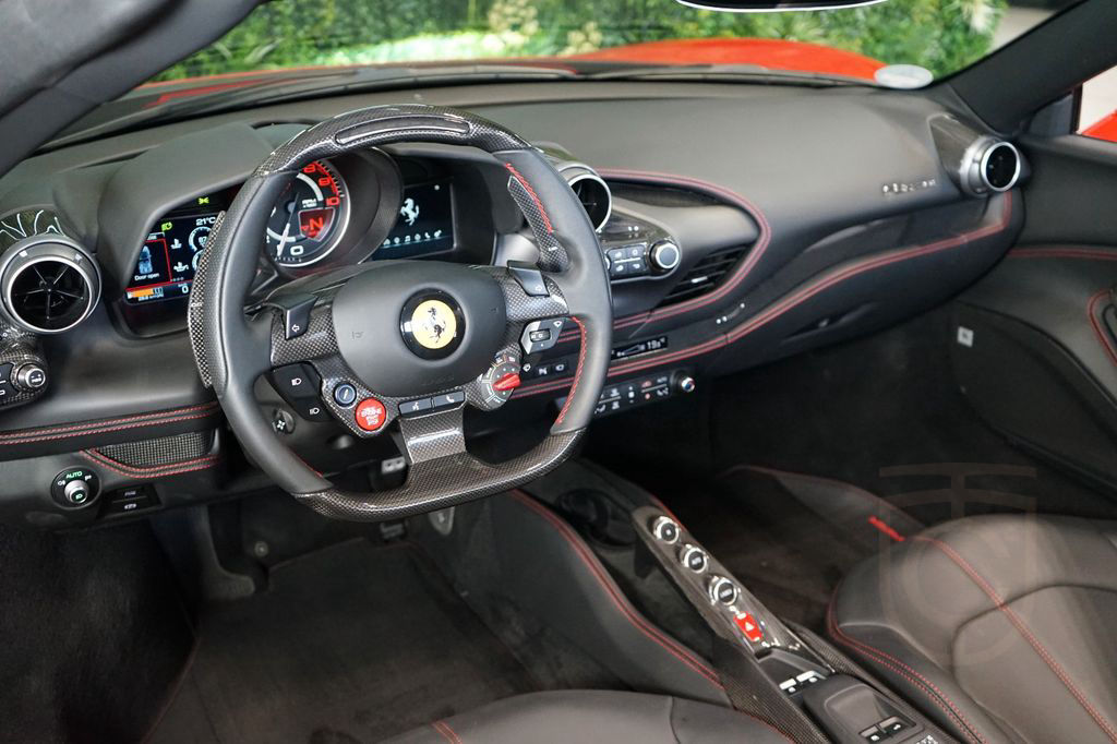 Ferrari F8*SPIDER*LIFT*CARBON*WARRANTY*295.372€ NETTO
