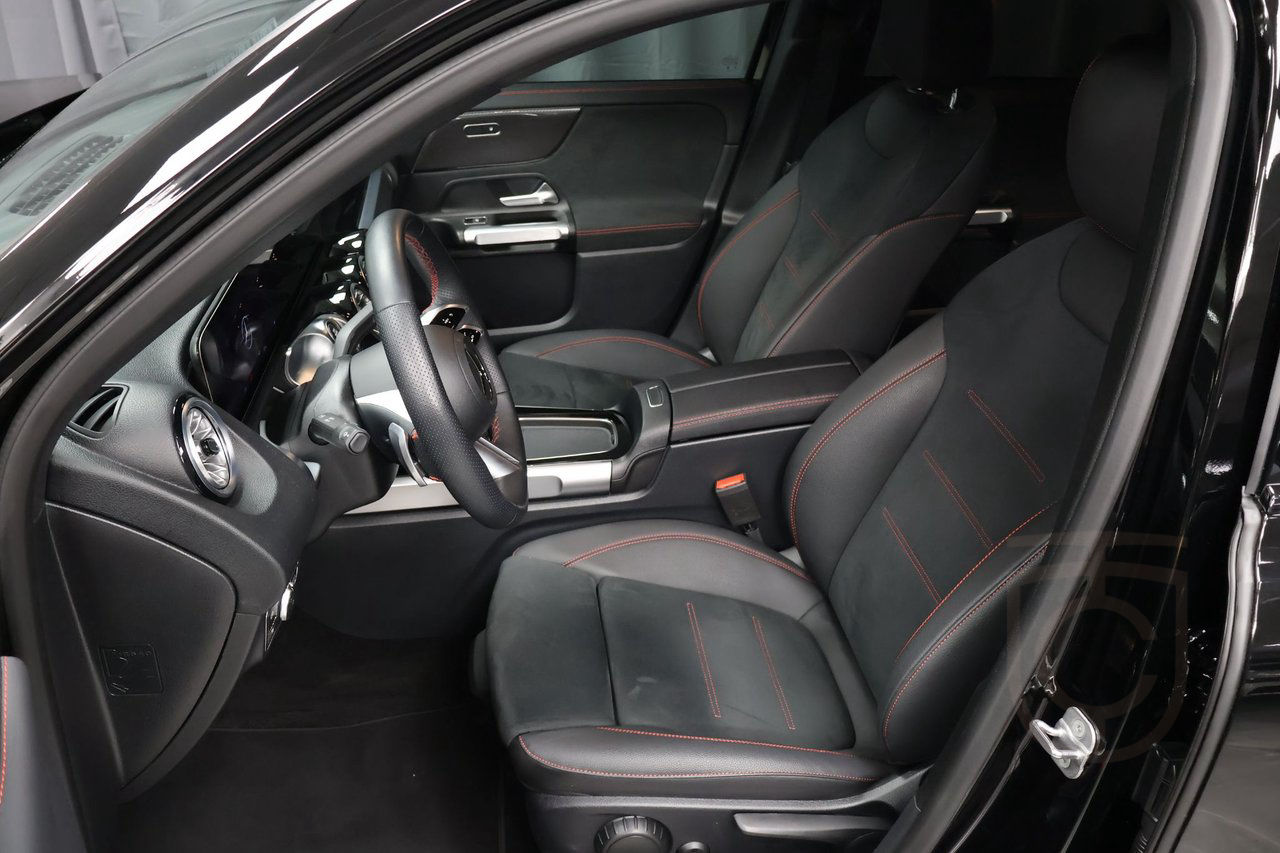 Mercedes-Benz GLB 250 4MATIC AMG LINE NIGHTPACKAGE