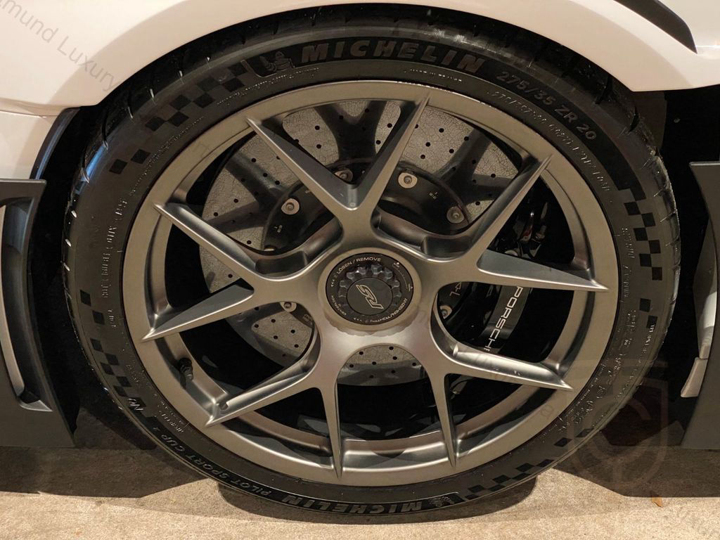 Porsche 992 GT3 RS / Weissach Paket / Lifting / PCCB