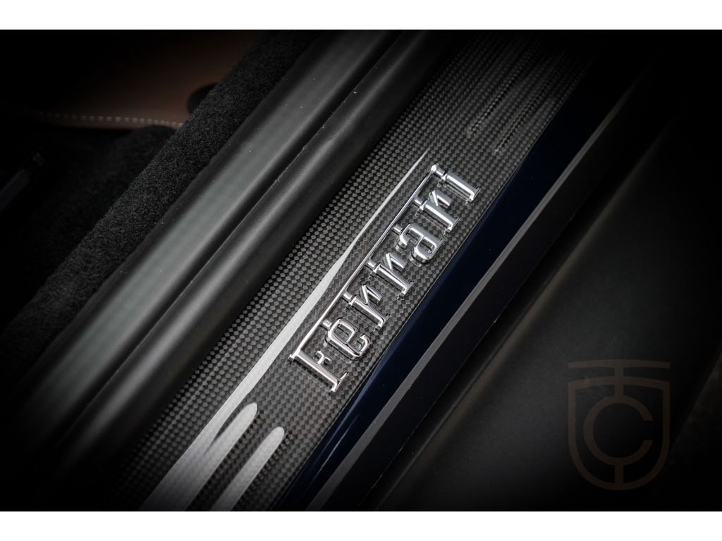 Ferrari Roma Spider *Carbon+LED*MagneRide*JBL*360°*