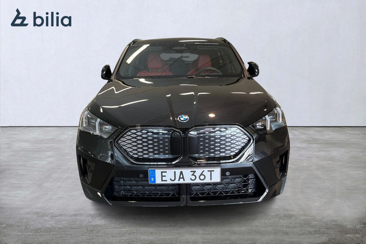 BMW iX2 xDrive30