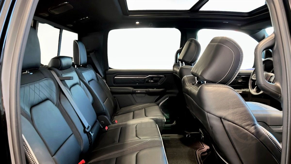 RAM 1500 Limited 4X4 NIGHT RB