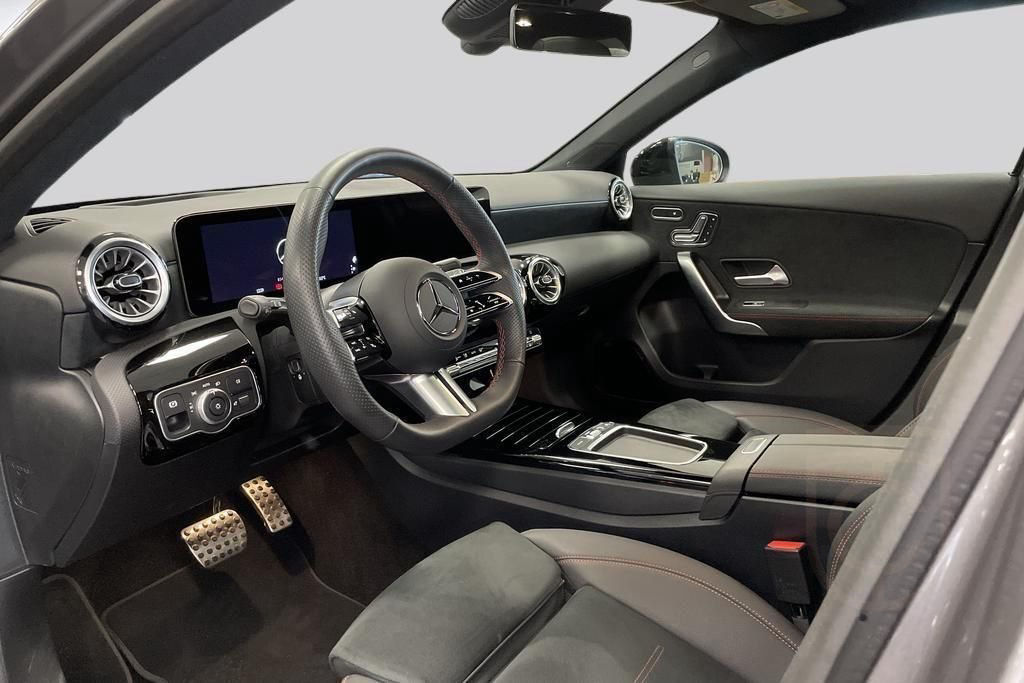 Mercedes-Benz A 250 4-Matic AMG Night Panorama Premium Plus