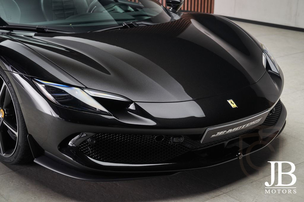 Ferrari 296 GTS Nero Daytona LIFT JBL CARBON SURROUND