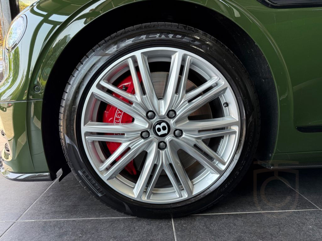 Bentley Flying Spur S V8- Carbon- B&O- Pano
