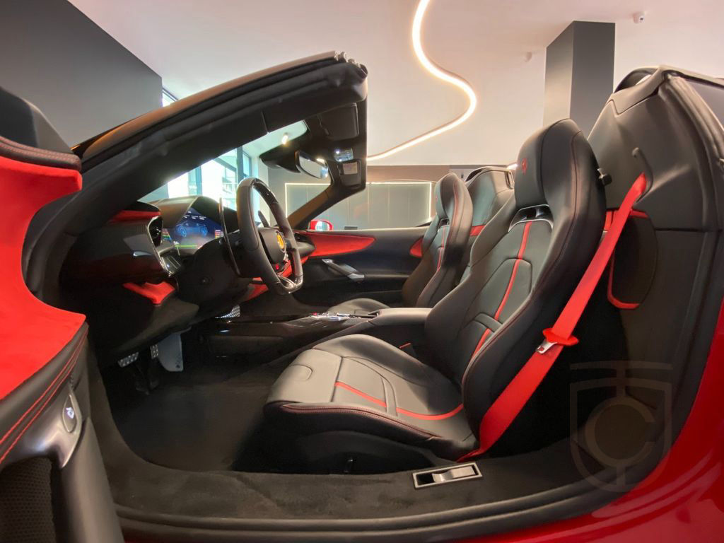 Ferrari SF90 Spider*Lift*Carbon*