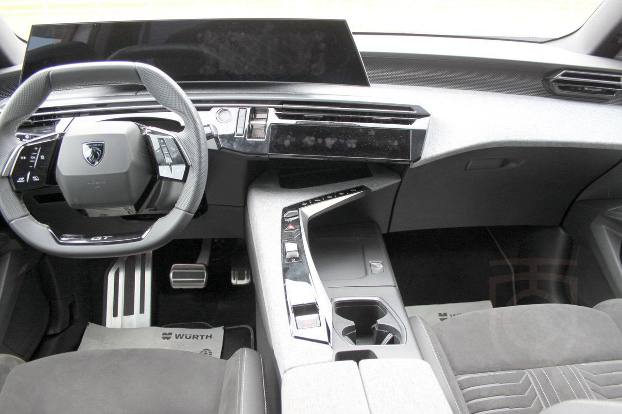 Peugeot 5008 GT HYBRID