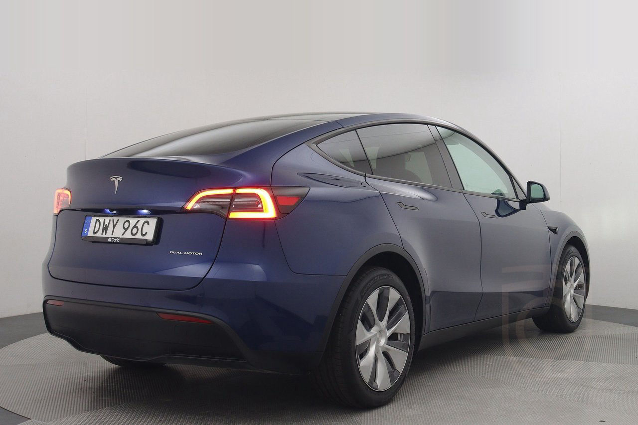 Tesla Model Y Long Range AWD Autopilot Pano