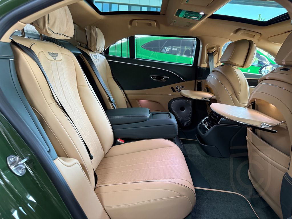 Bentley Flying Spur S V8- Carbon- B&O- Pano