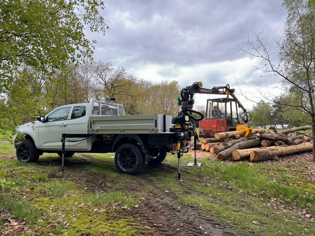 Isuzu D-Max Space Cab LS AT BIG-MAX Forstkran Greifer