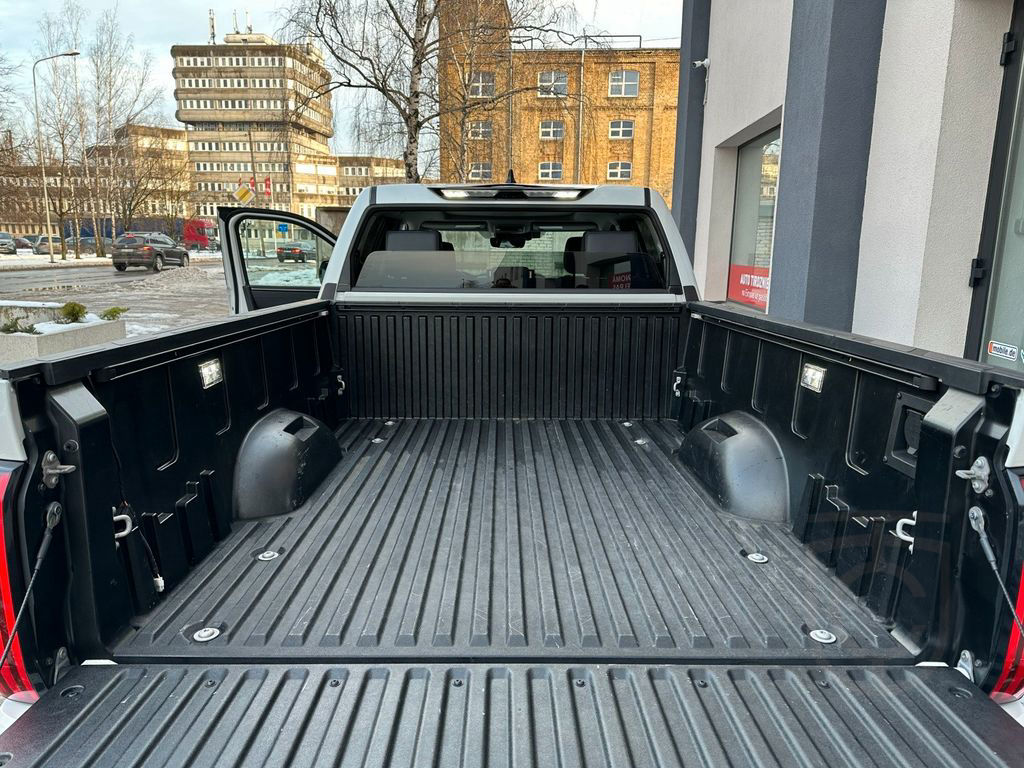 Toyota Tundra Crew Max Limited Hybrid Extra Lange
