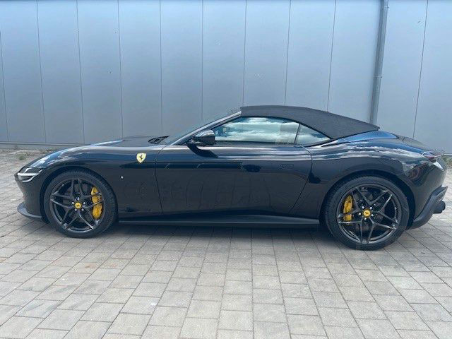 Ferrari Roma Spider Nero Carbon HIFI VIEW ADAS DISPLAY