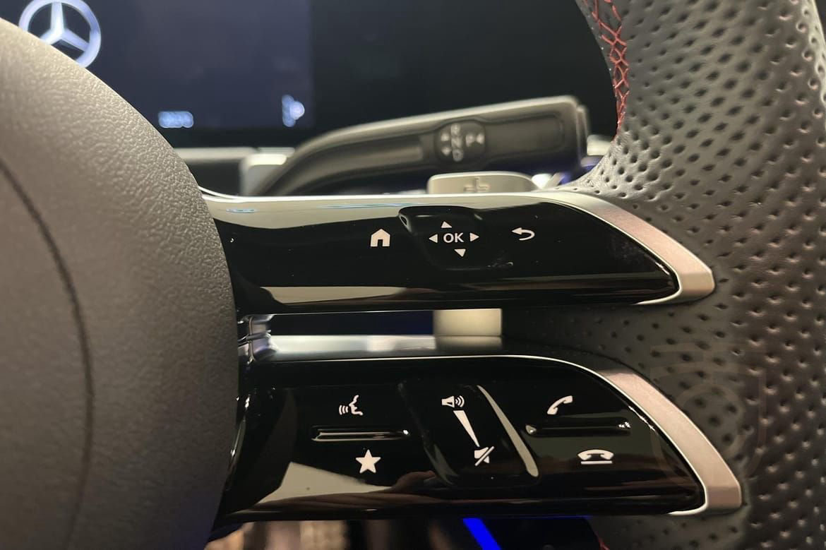 Mercedes-Benz EQB 300 4MATIC AMG-paket