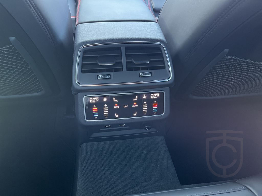 Audi RS6 Avant 463 KW PERFORMANCE+PANO+AHK+B&O+MATRIX