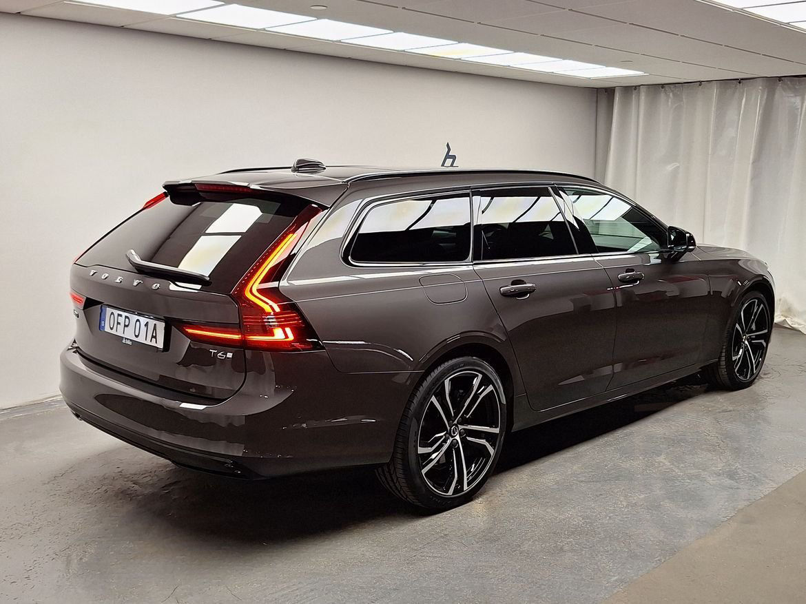 Volvo V90 T6 Ultra Dark