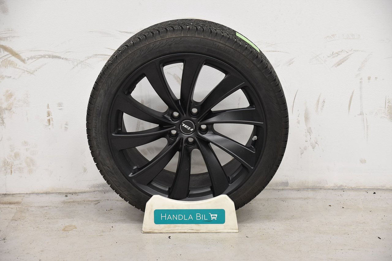Tesla Model Y Performance AWD Pano