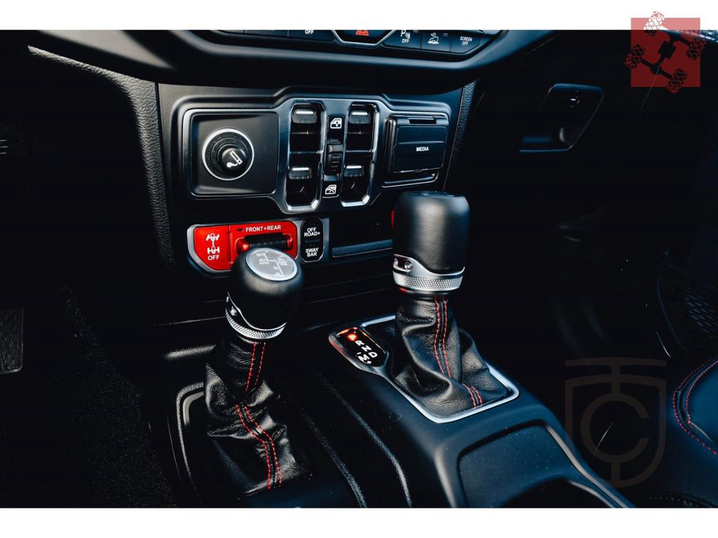 Jeep Wrangler Unl. Rubicon 2.0l US Stoßstange 285 AT