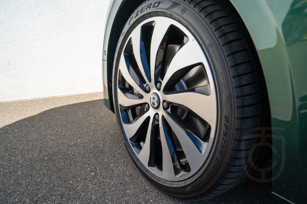 Bentley Flying Spur Azure V8 *Naim, Rotating Display*