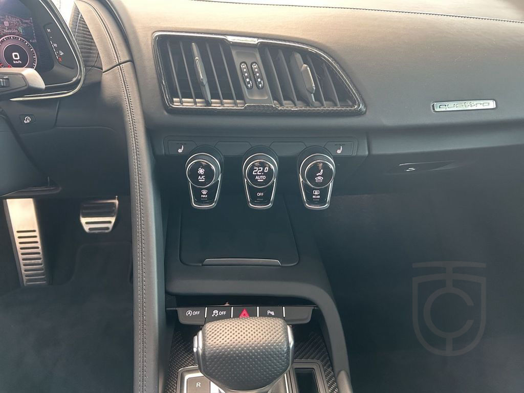 Audi R8 Spyder V10 performance qu. Keramik Carbon LM