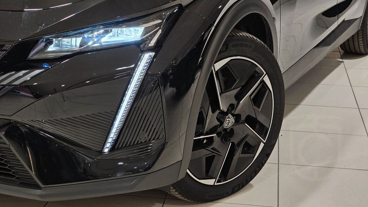 Peugeot 408 GT  Plug-in Hybrid 225