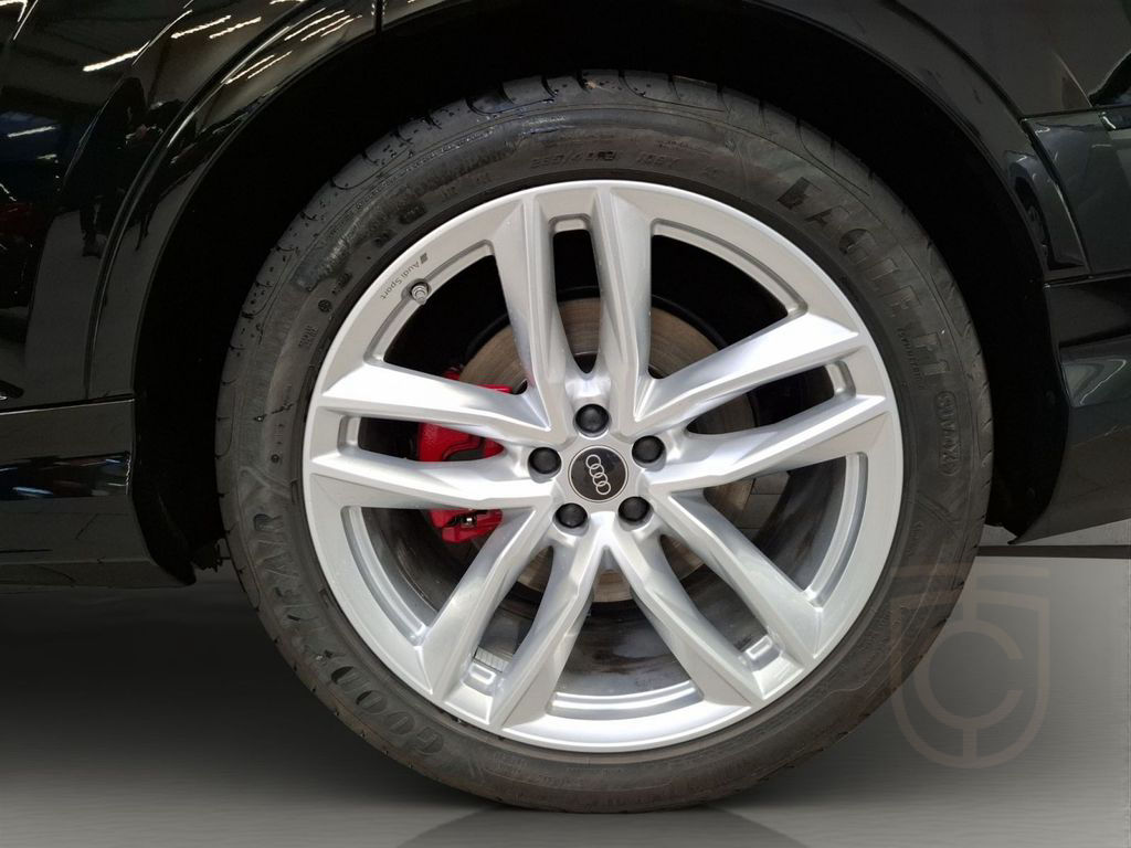 Audi SQ7 SUV TFSI 373(507) kW(PS) tiptronic