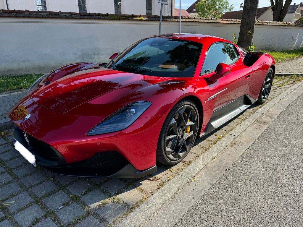 Maserati MC20