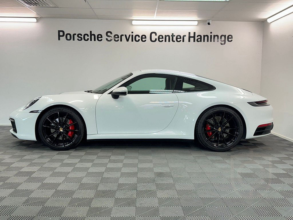 Porsche 911 992 Carrera 4S