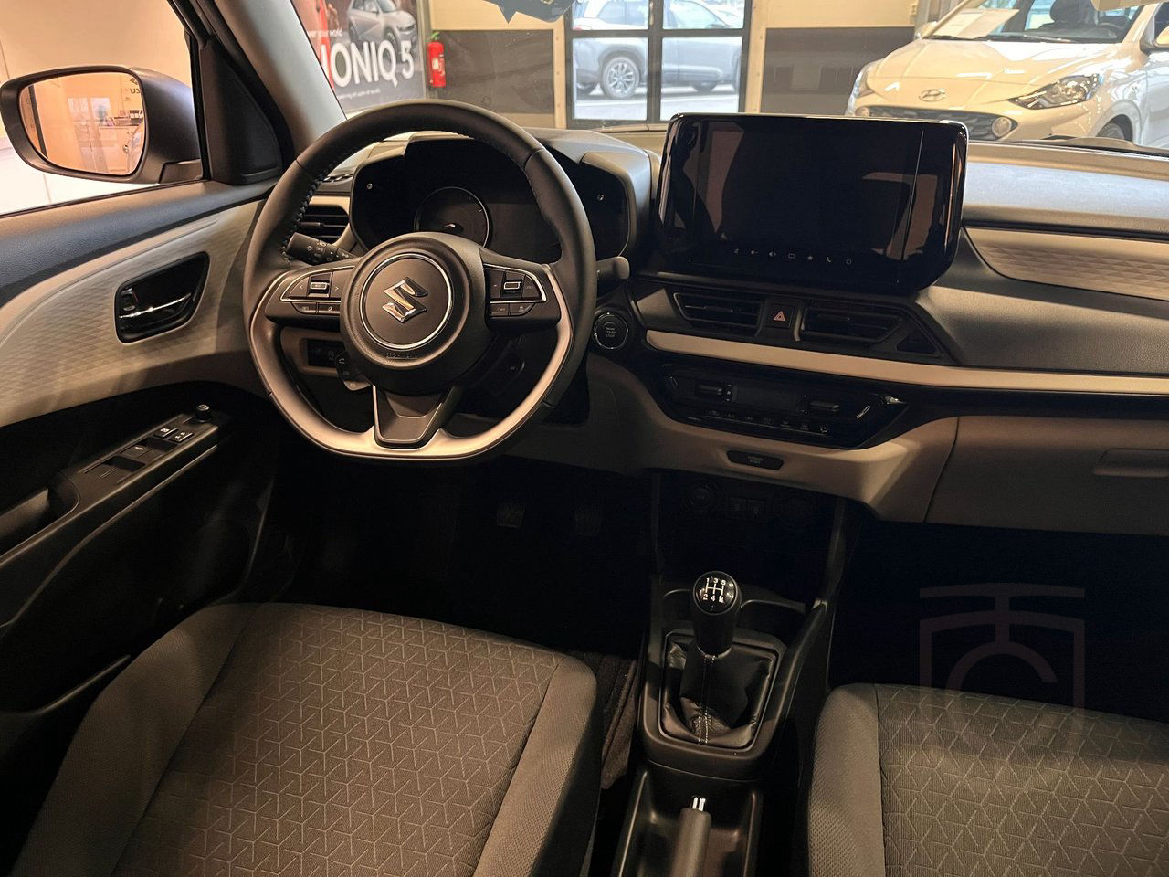Suzuki Swift Hybrid Select, 3