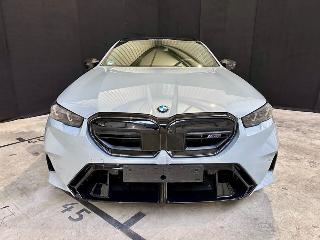 BMW M5 Plug-In Hybrid xDrive TOURING*PANO*AHK*CARBON
