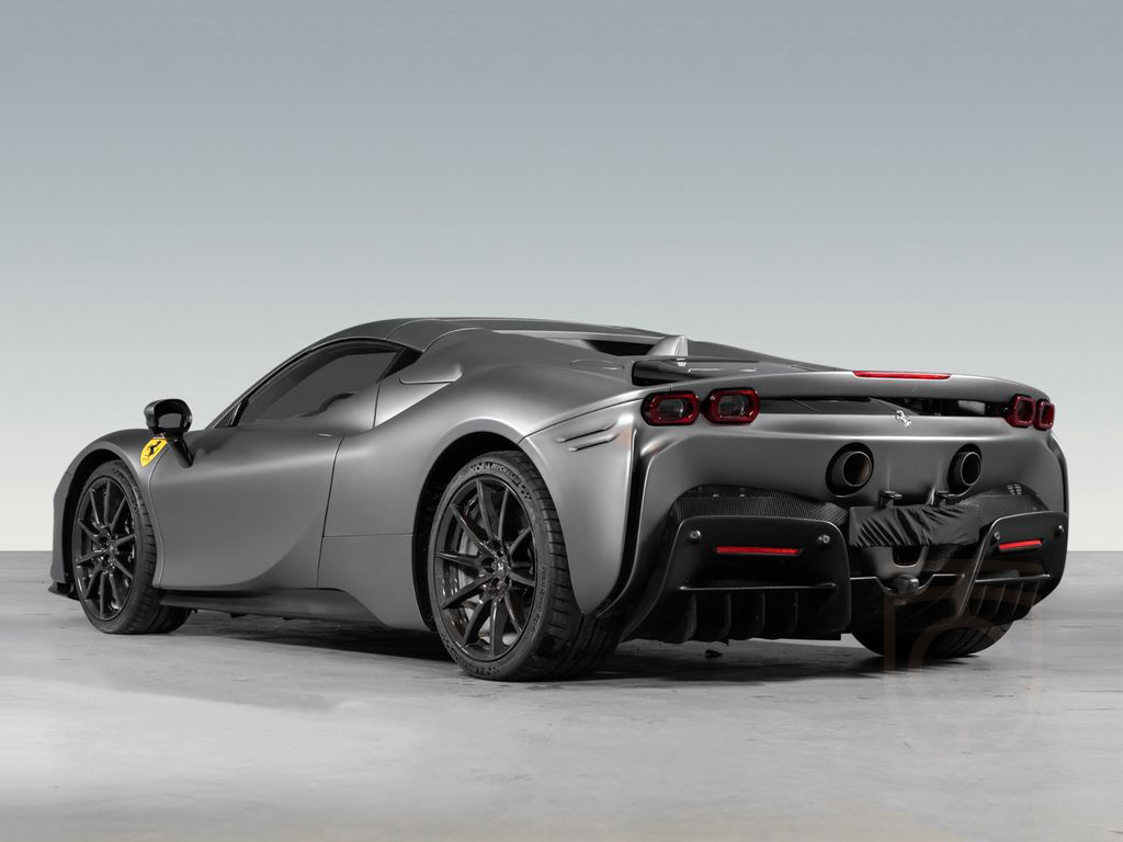 Ferrari SF90 Spyder | 1.Hand | Carbon | Lift | AFS |