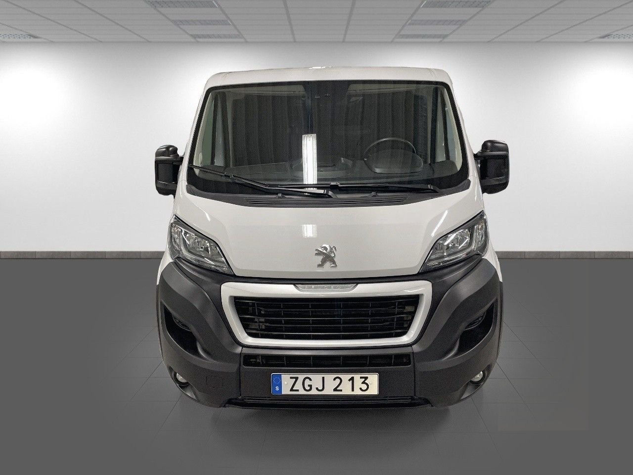 Peugeot Boxer Van 335 2.2 BlueHDi