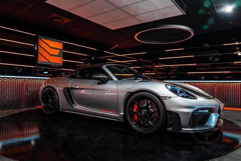 Porsche 718 Spyder RS*1st Hand*Weissach Pack*Lift*PDLS