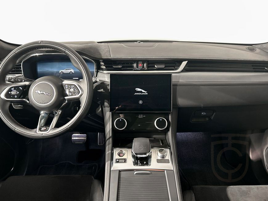 Jaguar F-Pace P550 AWD SVR
