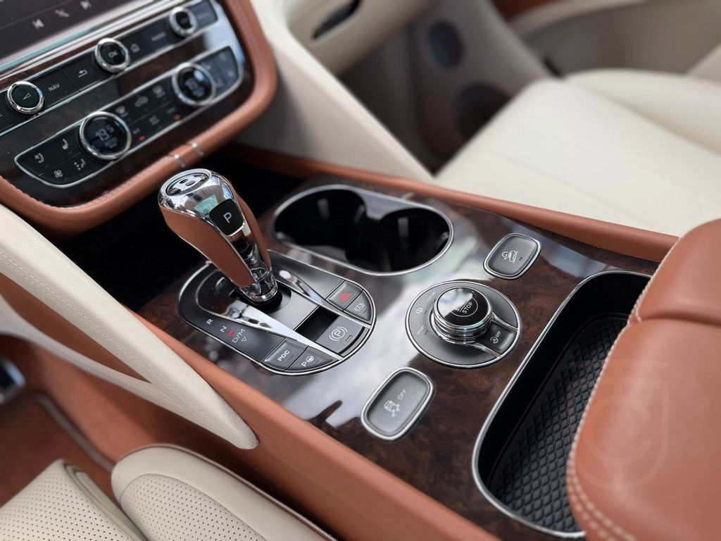 Bentley Bentayga Azure °PANO°HUD°360°MEM°NAIM°ACC°SOFT°