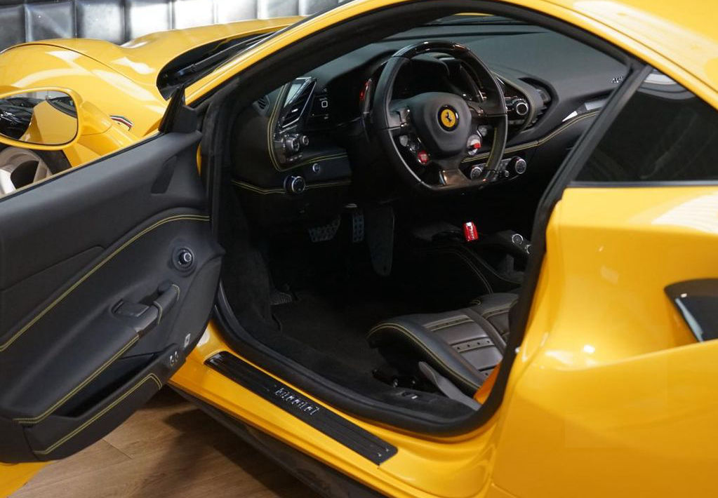 Ferrari 488