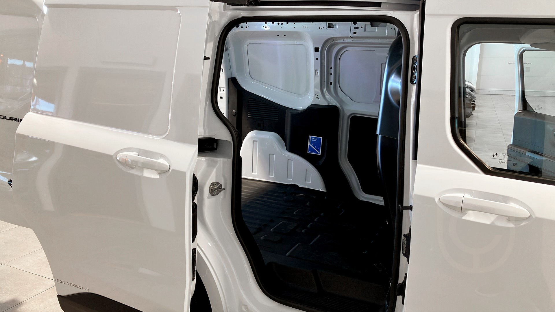 Ford E-Transit Courier