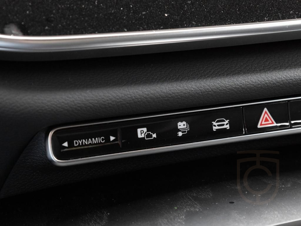 Mercedes-Benz E 300 e AMG/Digital/Pano/AHK/Burm4D/360/Night/19