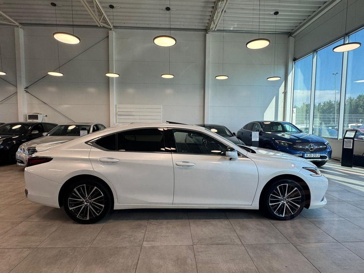 Lexus ES 300h 2.5 E-CVT Limited Edition