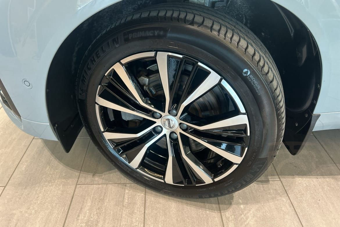 Volvo XC60 B4 AWD Diesel Plus Dark