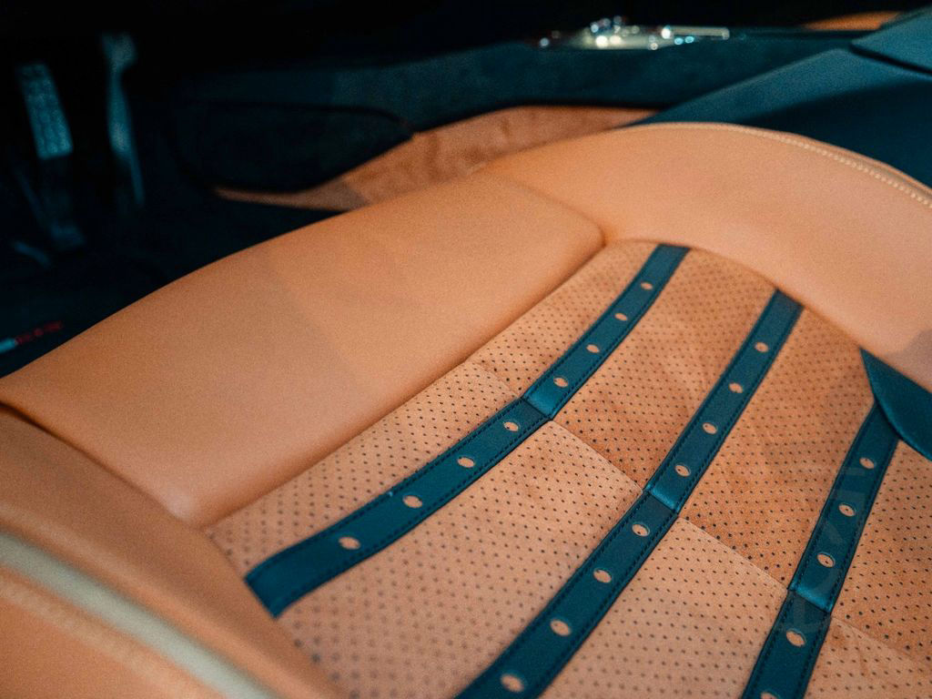 Ferrari 296 GTS Atelier*Lift*Carbon*Lackierte-Nummern