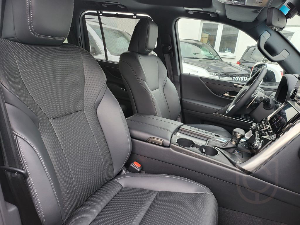 Lexus LX500+2025+FULL+RearTVs+12unitsBERLIN+EUvers&reg